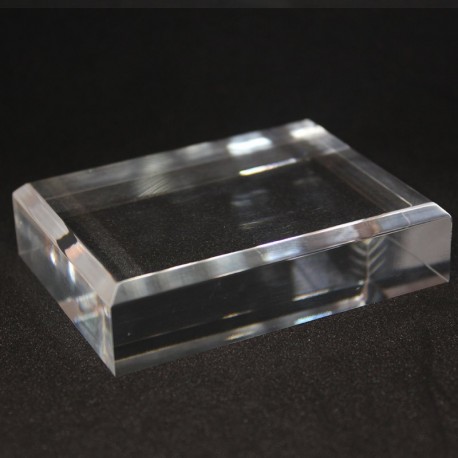 Socle acrylique 60x80x20mm angles biseautés supports pour minéraux