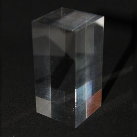 Acrylic display, prism 60x30x30mm