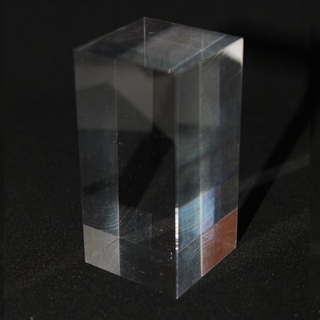 Présentoir acrylique prisme 60x30x30mm socles pour minéraux
