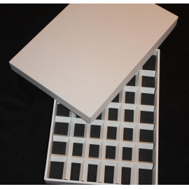 Boîte carton de luxe blanche, 390x285x45 mm, 42 cases