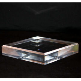 Socle acrylique 150x150x30mm angles biseautés supports pour minéraux