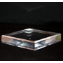 Socle acrylique 100x100x30mm angles biseautés supports pour minéraux