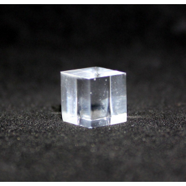 Lot 10 acrylic pedestals + 1 free cube: 15x15x15mm