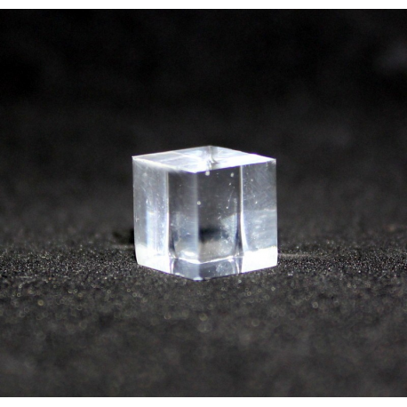 Lot : 10 peaces Acrylic base materials cubes : 15x15x15mm 