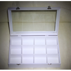 Boîte coffret vitré : 350x240x75mm, blanche, 12 cases :