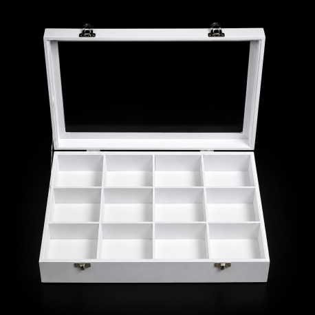 Glass box box with 30 Cases of 3 x 3 cm.