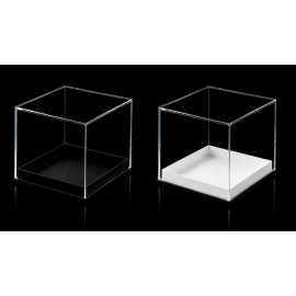 Transparent box : 75x65x60mm.